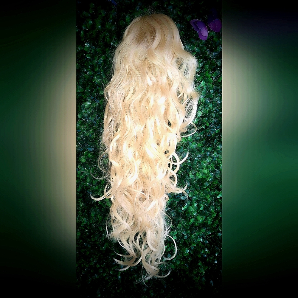 Freetress "Rio Girl" Drawstring Ponytail New Never Worn 20" Color 613